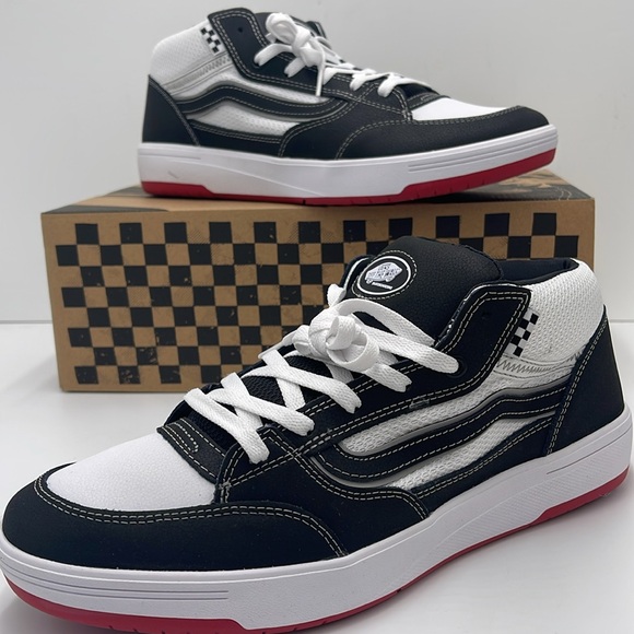 Vans Shoes - Vans WMNS Zahba Mid Black/White/Red
VN000CBSBWT Sneakers